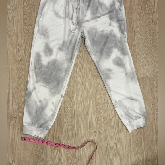 Pretty Garden Tie-Dye Sweatshirt and Jogger Athleisure Loungewear Set Size XL - Picture 10 of 14